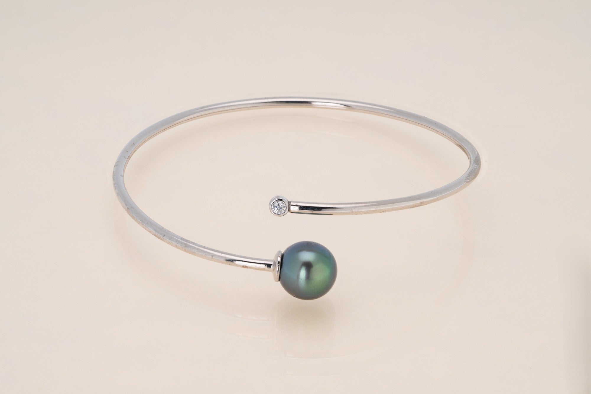 Bracelet argent, brillant et perle ovale