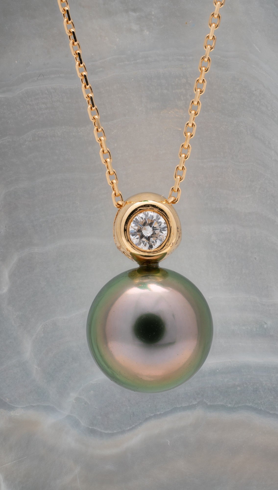 Pendentif or, diamant et perle ronde (3)