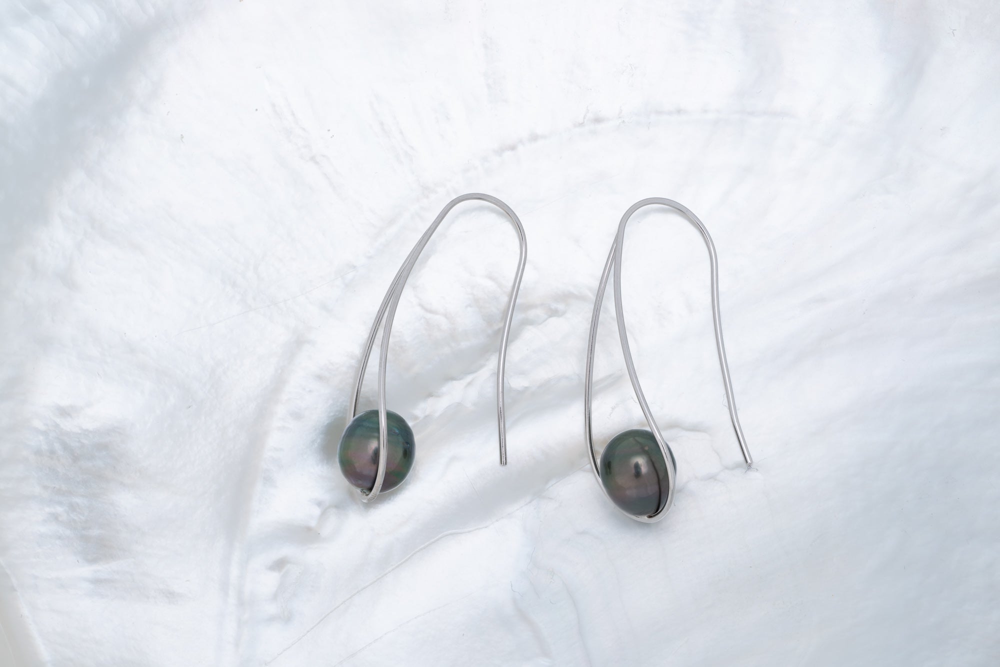 Boucles d’oreilles créoles argent et perles cerclées