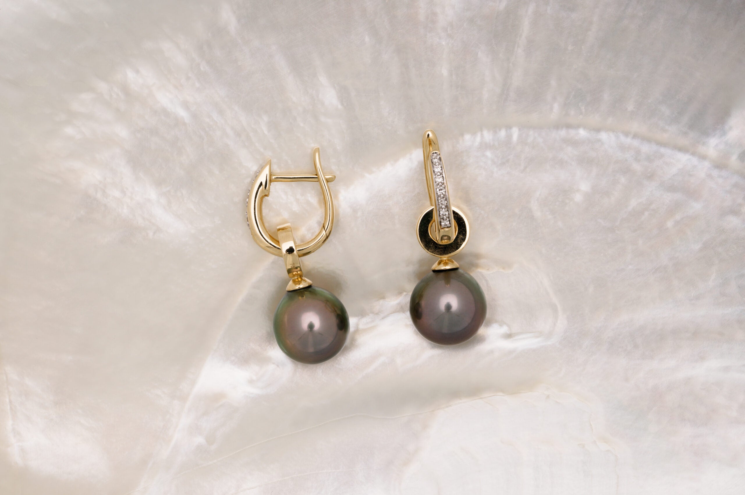 Boucles d’oreilles or, diamants et perles ovales (3)