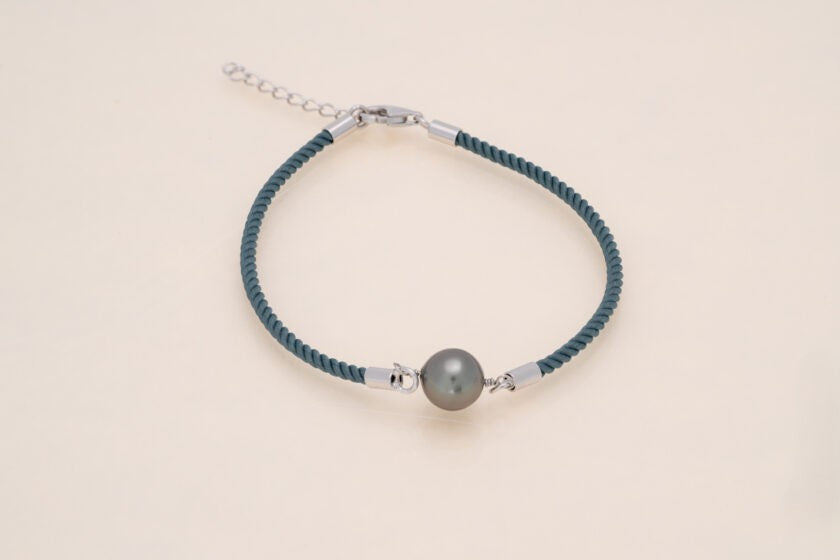 Bracelet perle ovale sur coton soyeux et argent