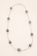 Collier argent et 9 perles cerclées