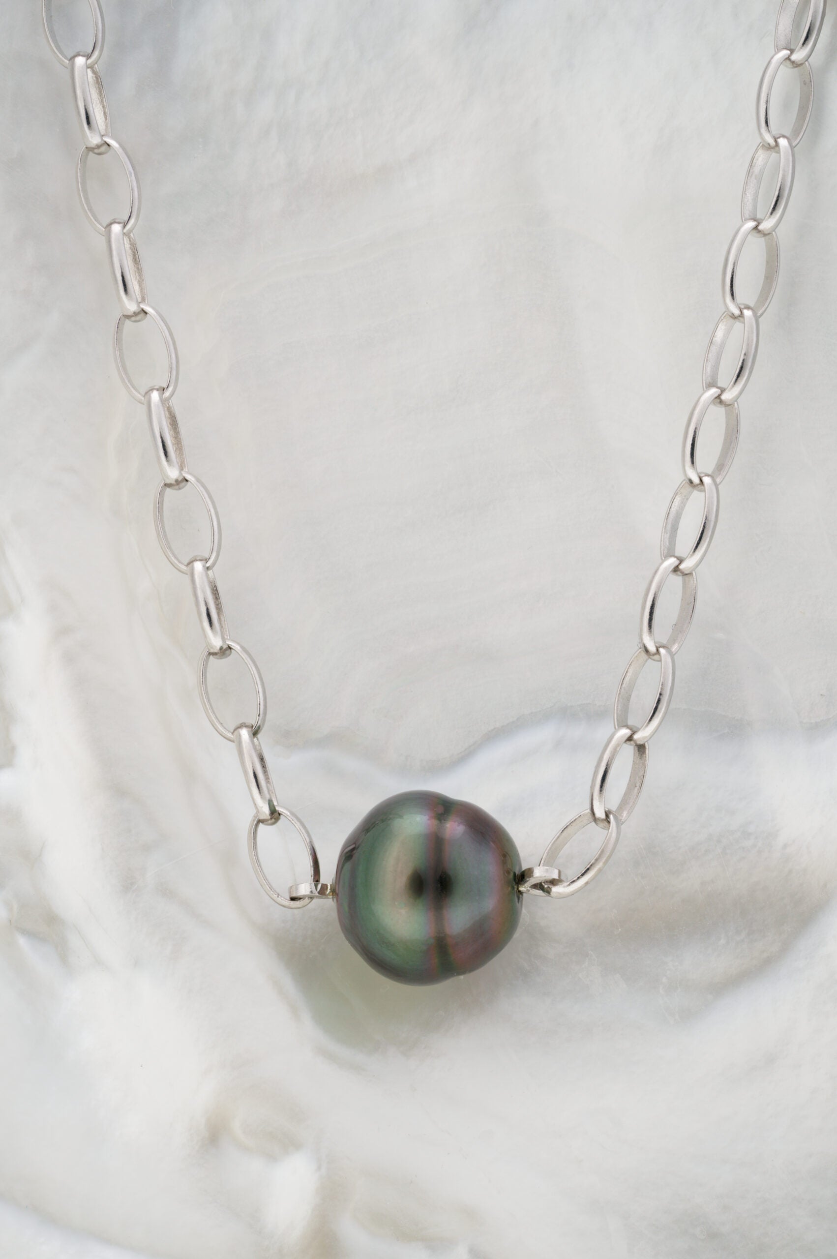 Collier argent et perle cerclée