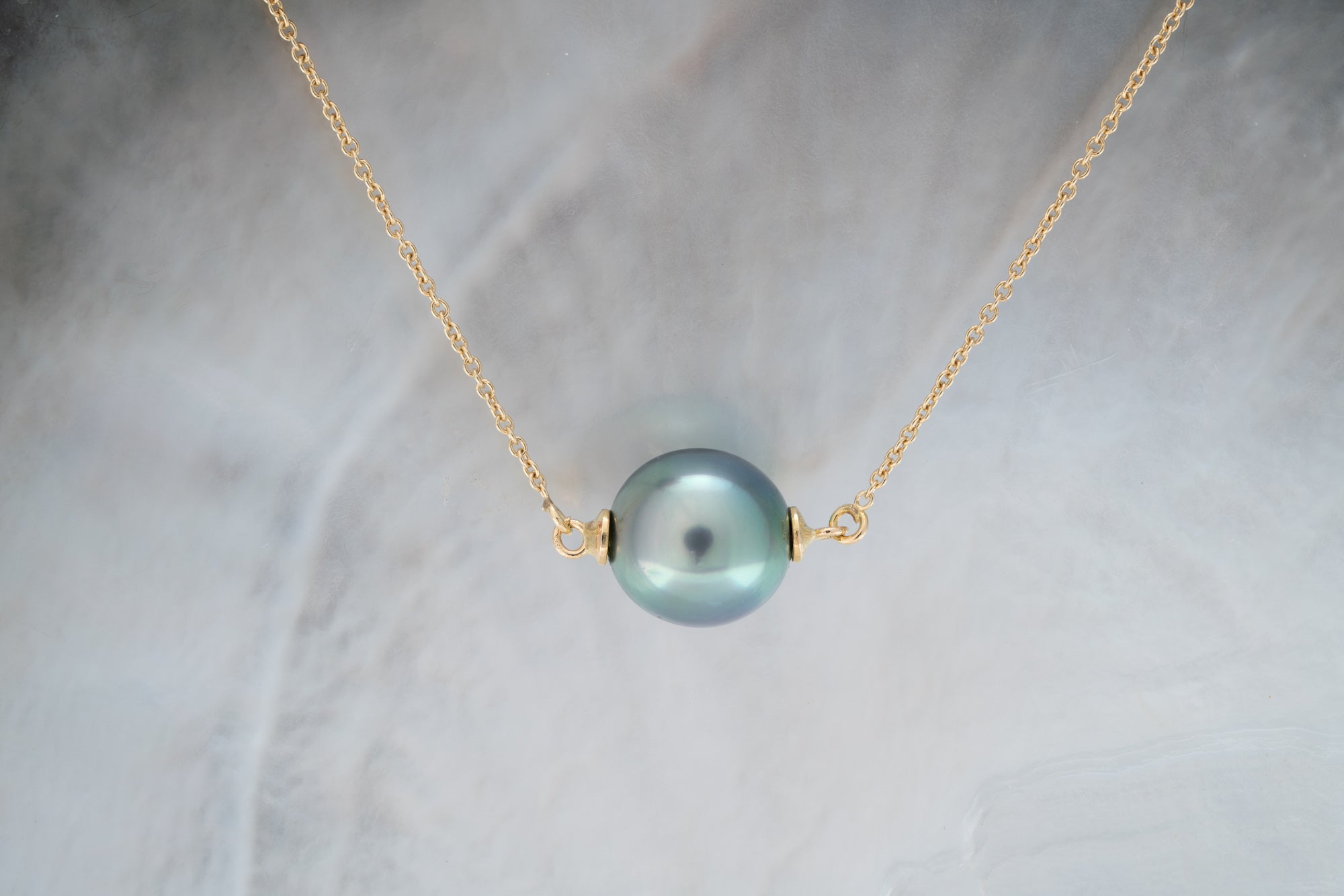 Collier en or avec perle ovale - Or jaune ou Or blanc