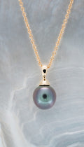 Pendentif or et perle ovale (3)